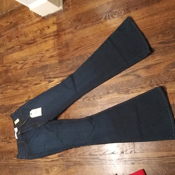 NWT Vibrant Super Stretchy Flare jeans. - Picture 2 of 4